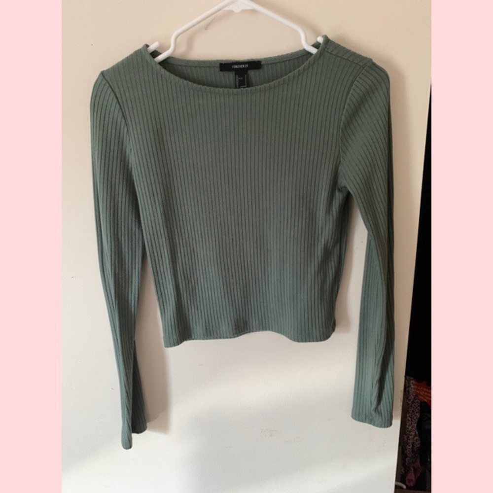 Long sleeve crop tee
